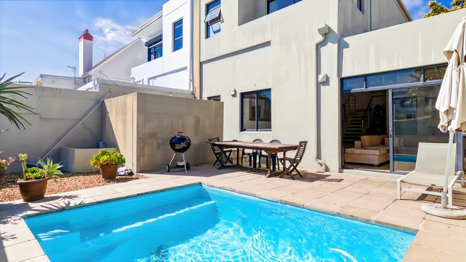 3 Bedroom House for Sale in Sea Point